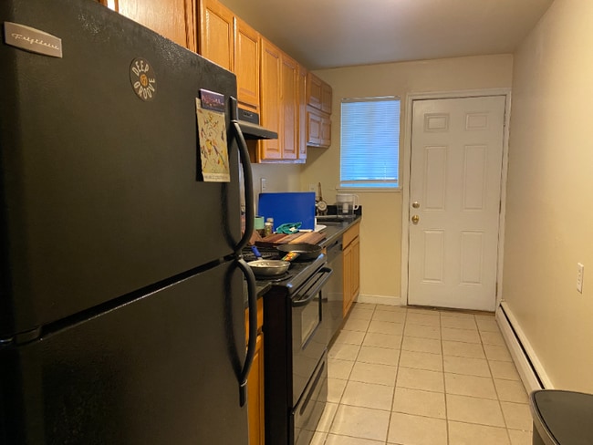 Photo - 3210 Ellwood Ave Unidad D