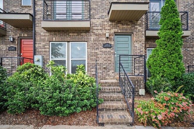 Photo - 2712 Grand Union Way