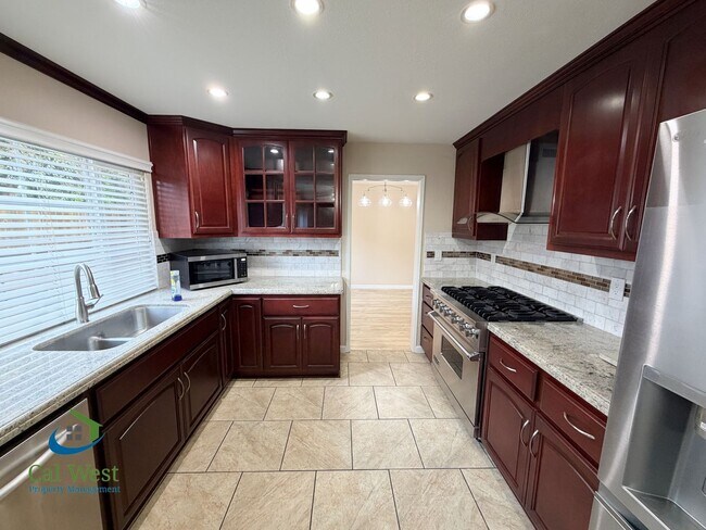 Photo - $5295 - Beautiful and Well Maintained South Gilroy Home w/ Salt Water Pool!!