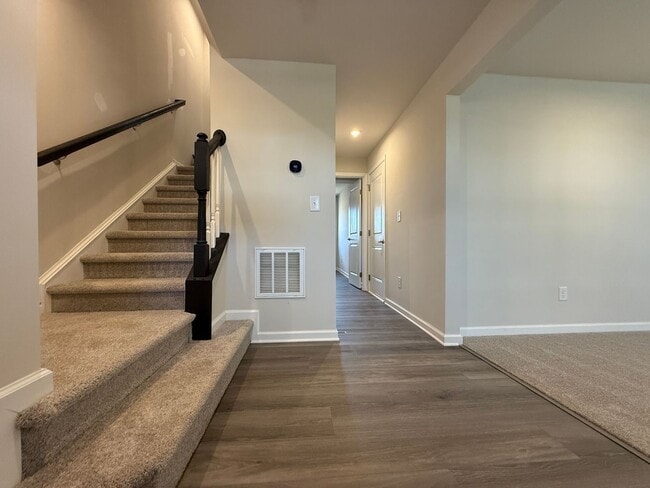 Photo - Beautiful Townhome!!