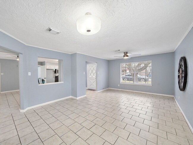 Photo - 712 Damon St