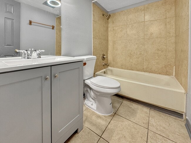 Photo - 7849 Sail St