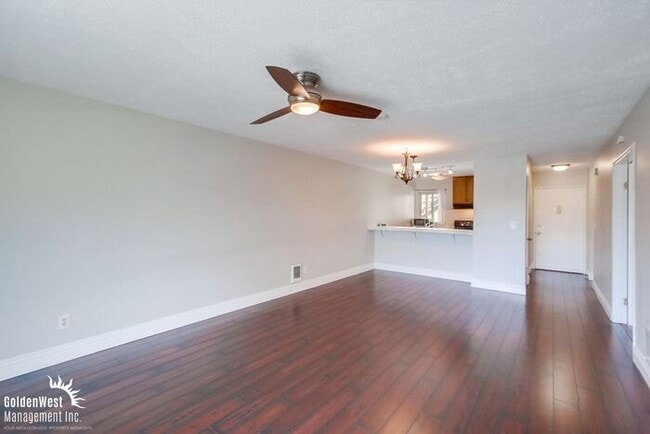 Photo - Stylish 2Bdm 1Ba Condo in Gated Clairemont Mesa Community!