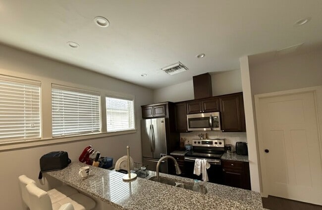 Photo - Student Living Near UF - 3 Bed / 3 Bath Home with Balcony * $200 GIFT CARD INCENTIVES!* PER TENANT