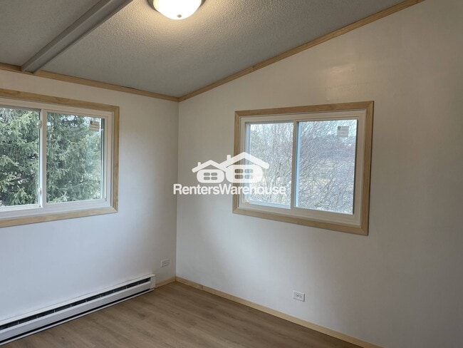 Photo - 684 Baker Rd