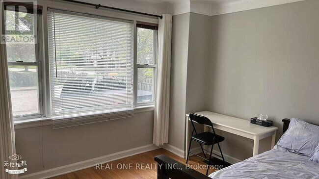 Photo - 92 Binkley Crescent