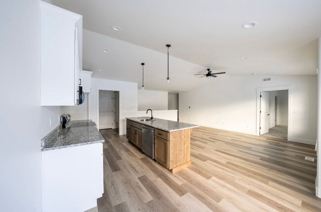 505 Jeanine Dr
