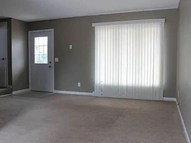 Photo - 721 Circle Dr