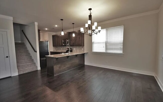 Photo - 2004 S Florida Way