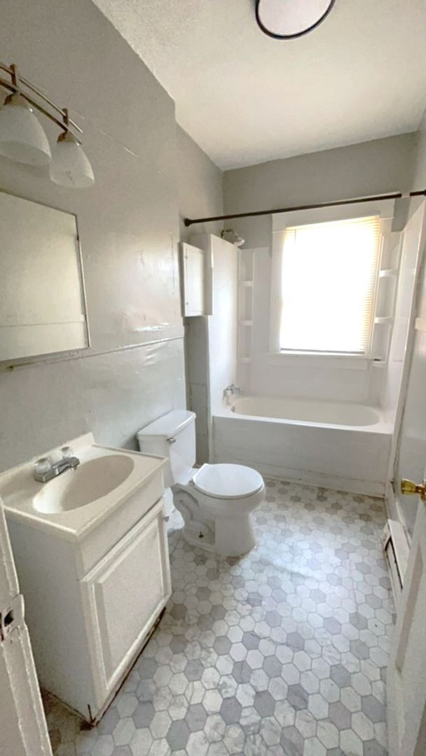 Photo - 626-628 W Main St Unit 626 #3