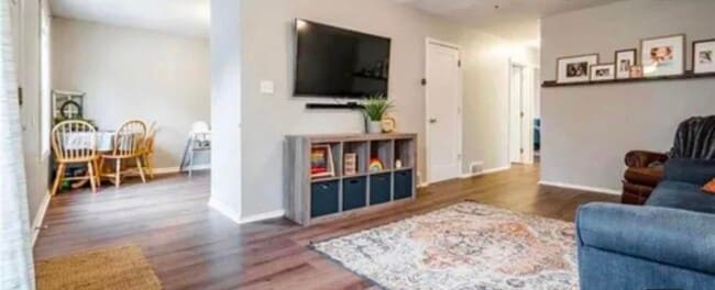 Photo - 1906 Springfield Center Rd