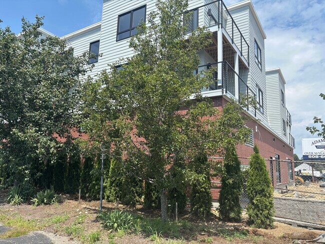 Photo - 1391 Main St Unidad 201