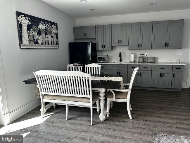 Photo - 11284 Waples Mill Rd