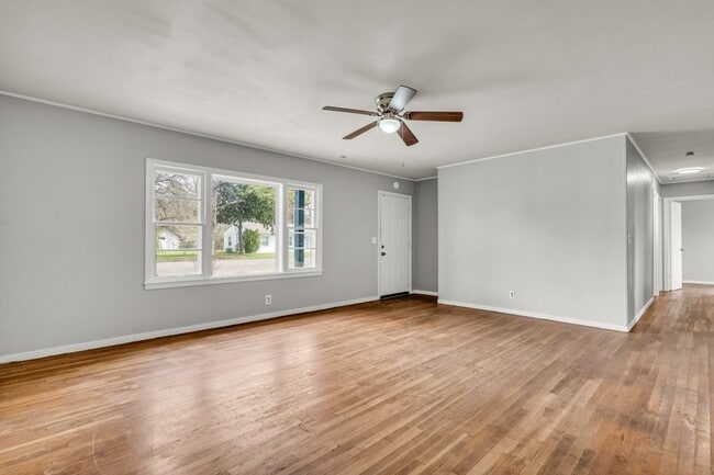 Photo - 137 Poplar St