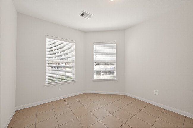 Photo - 4918 Jagged Cliff Ln