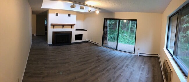 Building Photo - 1 Briarcliff Dr S Rental