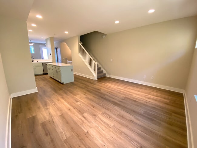 Photo - 310 City Center Dr