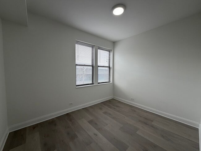 Photo - 4832 N Winthrop Ave Unit 2W