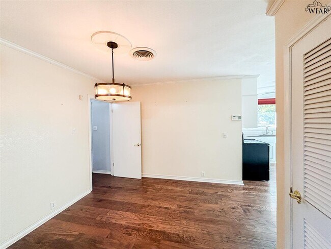 Photo - 3204 Martin Blvd