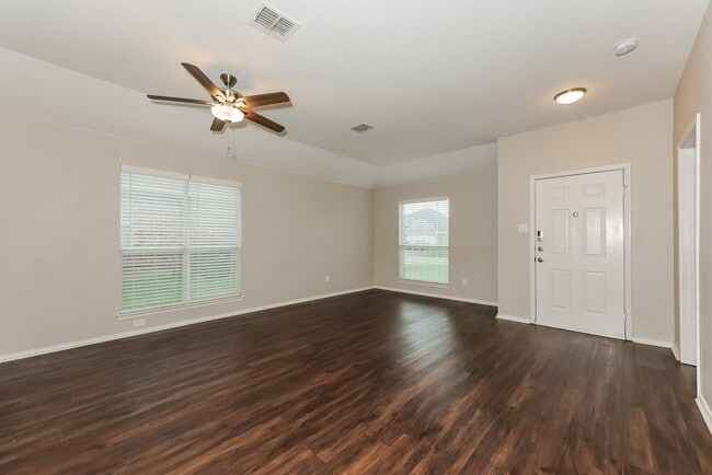 Photo - 1016 Winding Creek Dr