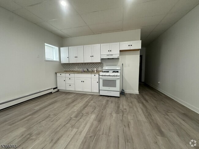 Building Photo - 54 Stuyvesant Ave Rental