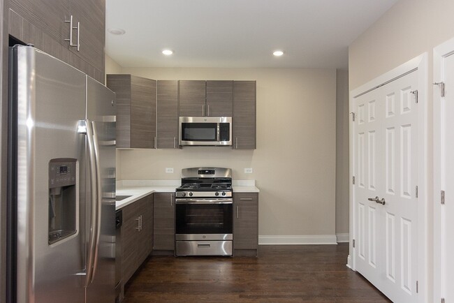 Photo - 2228 N Sawyer Ave Unit W2