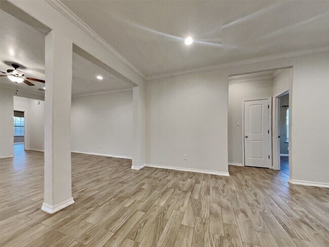 Photo - 3638 Lydia St