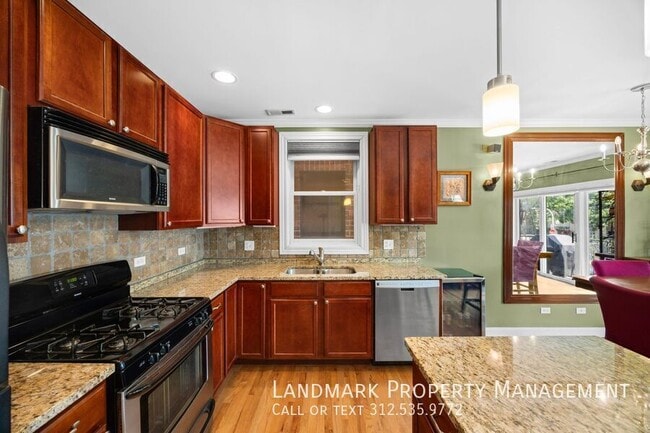 Photo - 1152 W Roscoe St Unit 2E