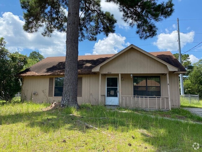 Building Photo - Pet Friendly Ridgewood Subdivision Gem: 3-... Rental