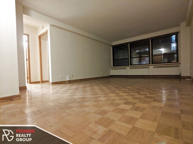 Photo - 4180 N Marine Dr Unit 1002