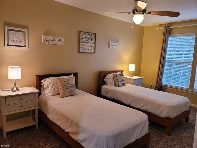 Photo - 3 br, 2.5 bath Townhome - 3816 Taft Ave