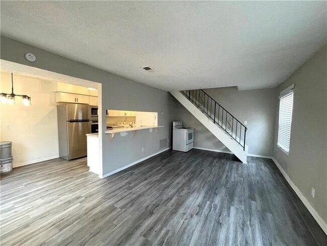Photo - 662 Bellemeade Dr SW Unit C