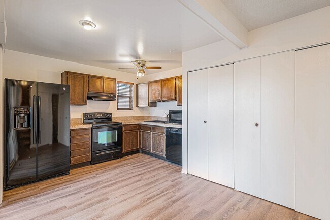 9574 E Kansas Cir