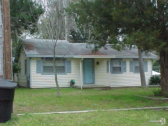 Building Photo - 3204 E Gonzalez St Rental