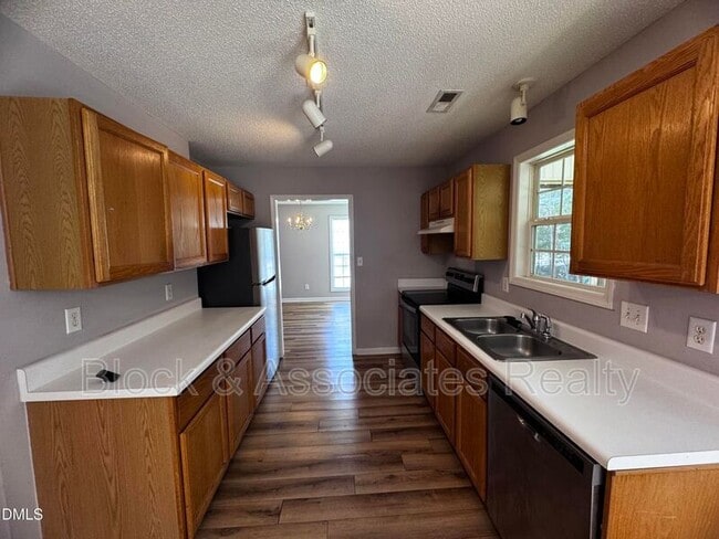 Photo - 3 S Indian Creek Pl