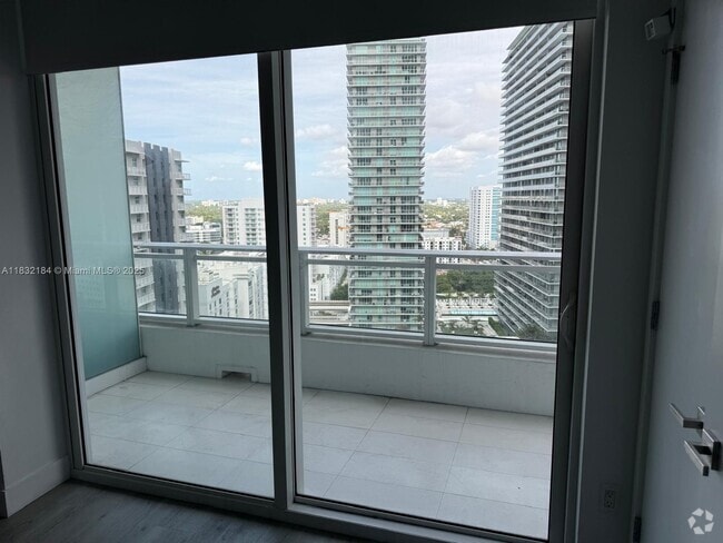 Building Photo - 1080 Brickell Ave Unit 2205 Rental