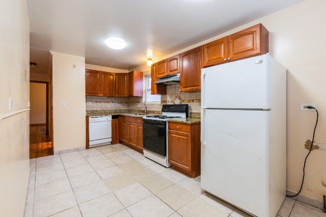 Photo - 8906 S Halsted St