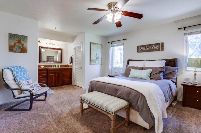 Photo - 807 Devon Ct