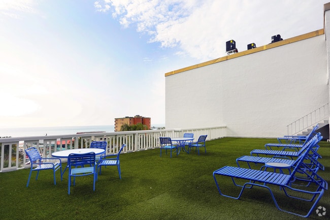 Sun Deck on 6th Floor