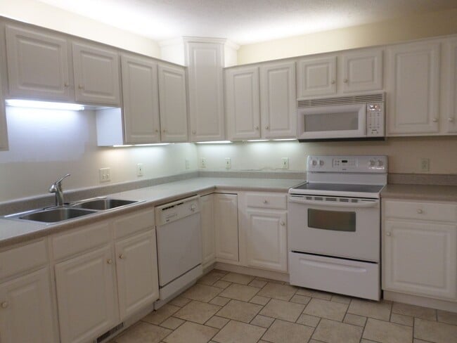 Photo - 4 bedroom 3 bath Townhouse