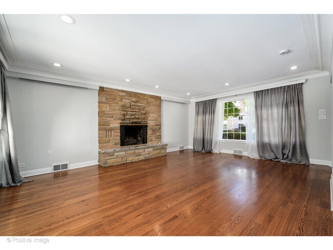 Photo - 335 Brookside Ln