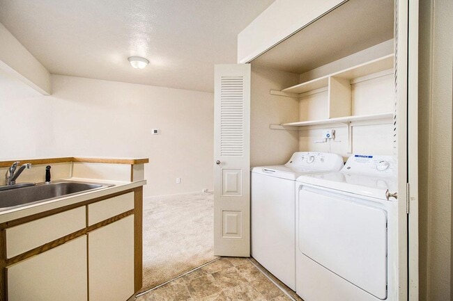 Pine Knoll Apartments