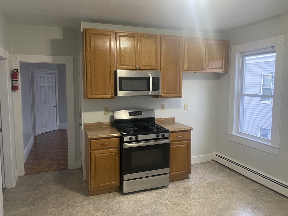 kitchen - 77 Boxford St (Lawrence, MA)
