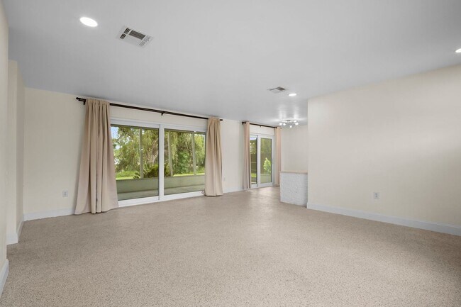 Photo - Beautifully Updated 2 bedrooms 1 bath Hous...