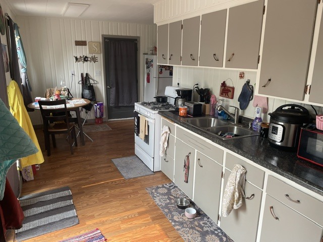 Photo - 811 Lake Shore Dr E Unit 811
