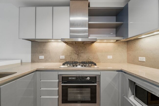 Photo - 77 Hudson St Unidad 1401