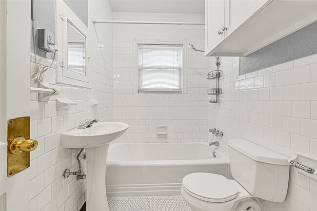 Photo - 4304 Pease St