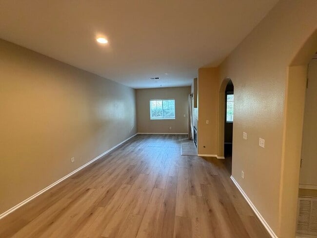 Photo - 26426 Arboretum Way Unidad #802