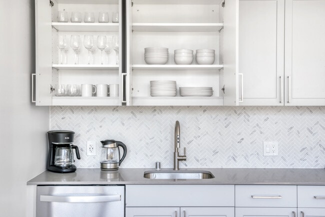 Photo - 704 Spring St Unidad FL10-ID989