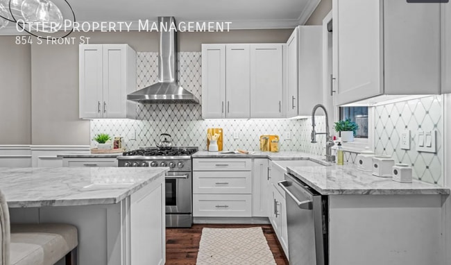 Photo - 854 S Front St